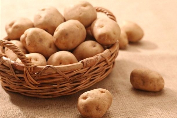 Как избавиться от накипи с помощью картофеля?