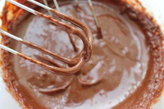 Как приготовить шоколадную пасту с фундуком?