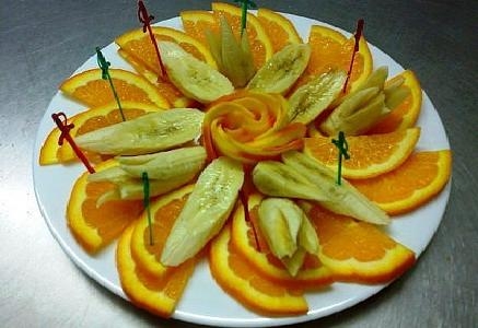 Нарезка фруктов на праздничный стол