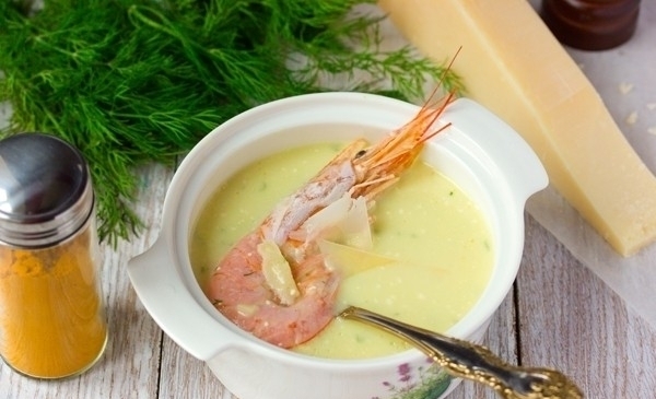 Суп с плавленым сыром и морепродуктами