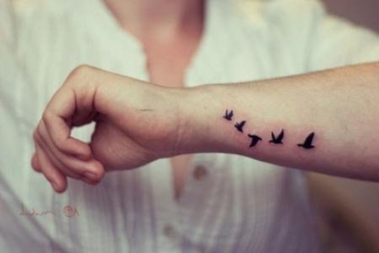 Татуировки на руке для девушек. Как выбрать татуировку?