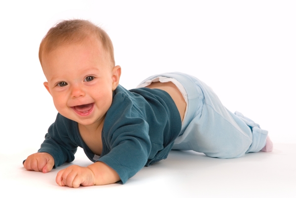 Как научить ребенка переворачиваться со спины на живот?
