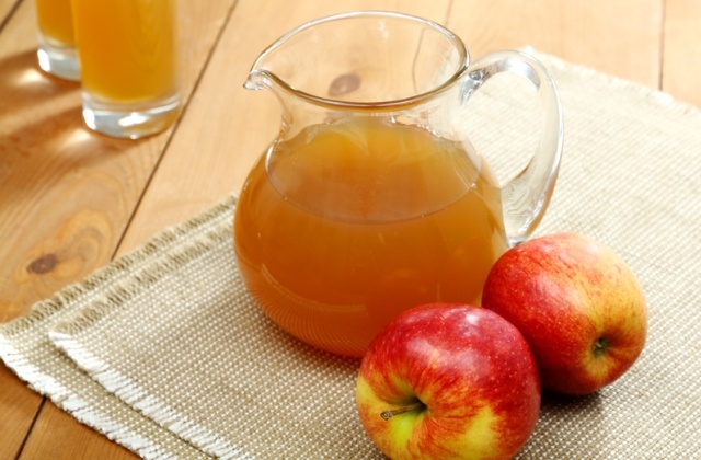 Сок из яблок в соковарке: как приготовить?