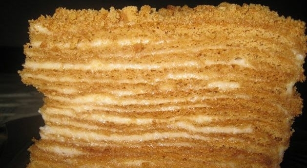 Медовый торт в мультиварке: простой рецепт