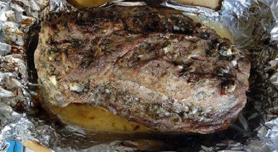 Готовим свиную шейку в фольге: лучший рецепт от ведущих кулинаров