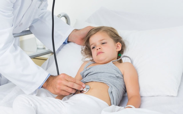 Детские недуги, особенно если болит живот вокруг пупка, требуют особого внимания со стороны родителей и педиатра.
