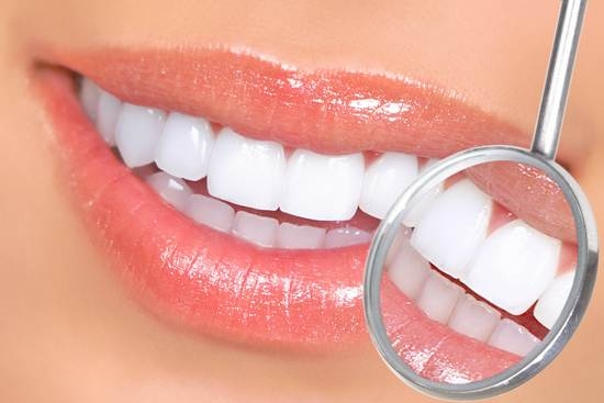 Zoom — это, прежде всего, новейшая система фотоотбеливания зубов.
