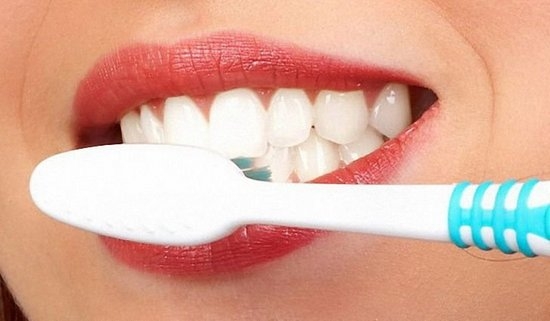 метод осветления зубов содой