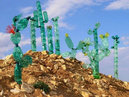 кактусы из пластиковых бутылок