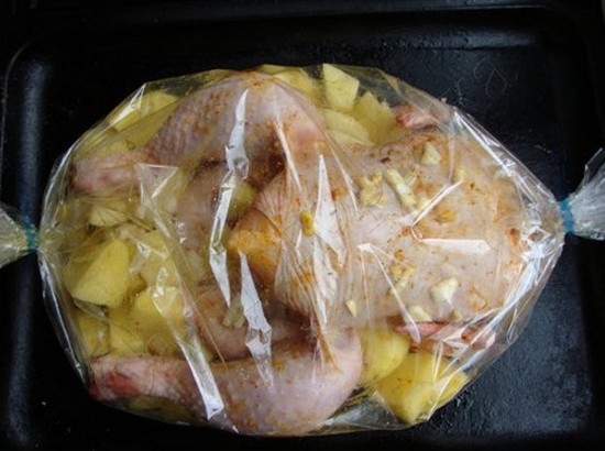 Курица с картошкой в пакете для запекания