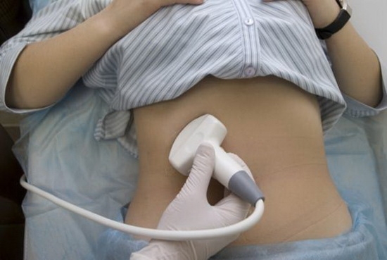 При осмотре у гинеколога можно выявить внематочную беременность thumbnail
