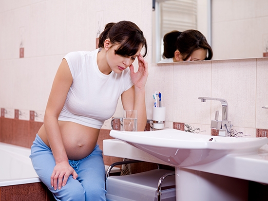 Первые проявления токсикоза наступают на 5-6 неделе с момента зачатия плода