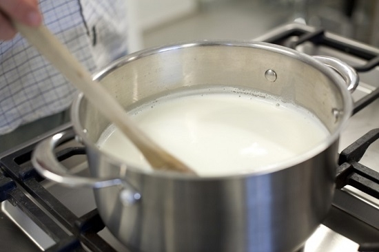 Как варить кукурузную кашу ребенку на молоке?