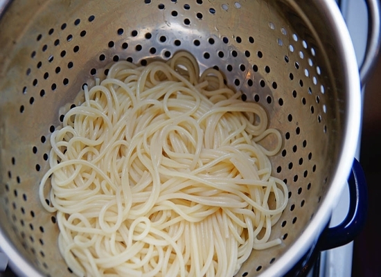 Промываем спагетти