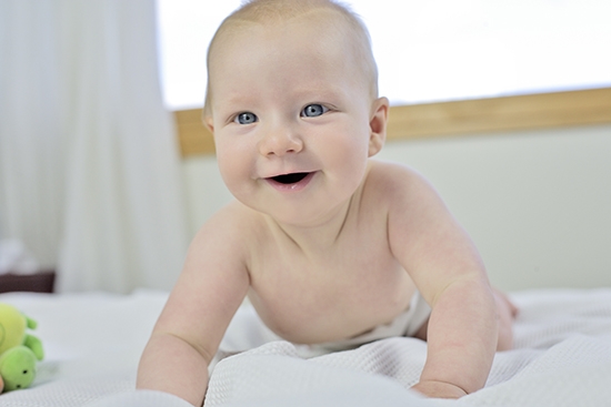 Мраморная кожа представляет собой синюшно-красноватый узор на теле ребеночка
