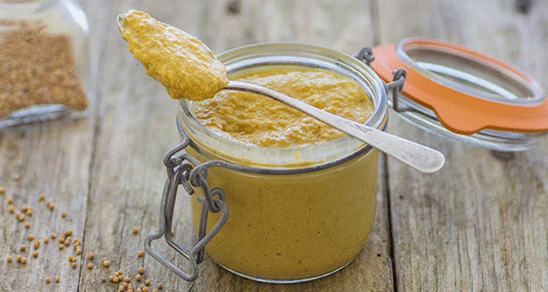 Смесь сахара (меда) с горчицей в буквальном смысле слова нагреет ваши луковицы