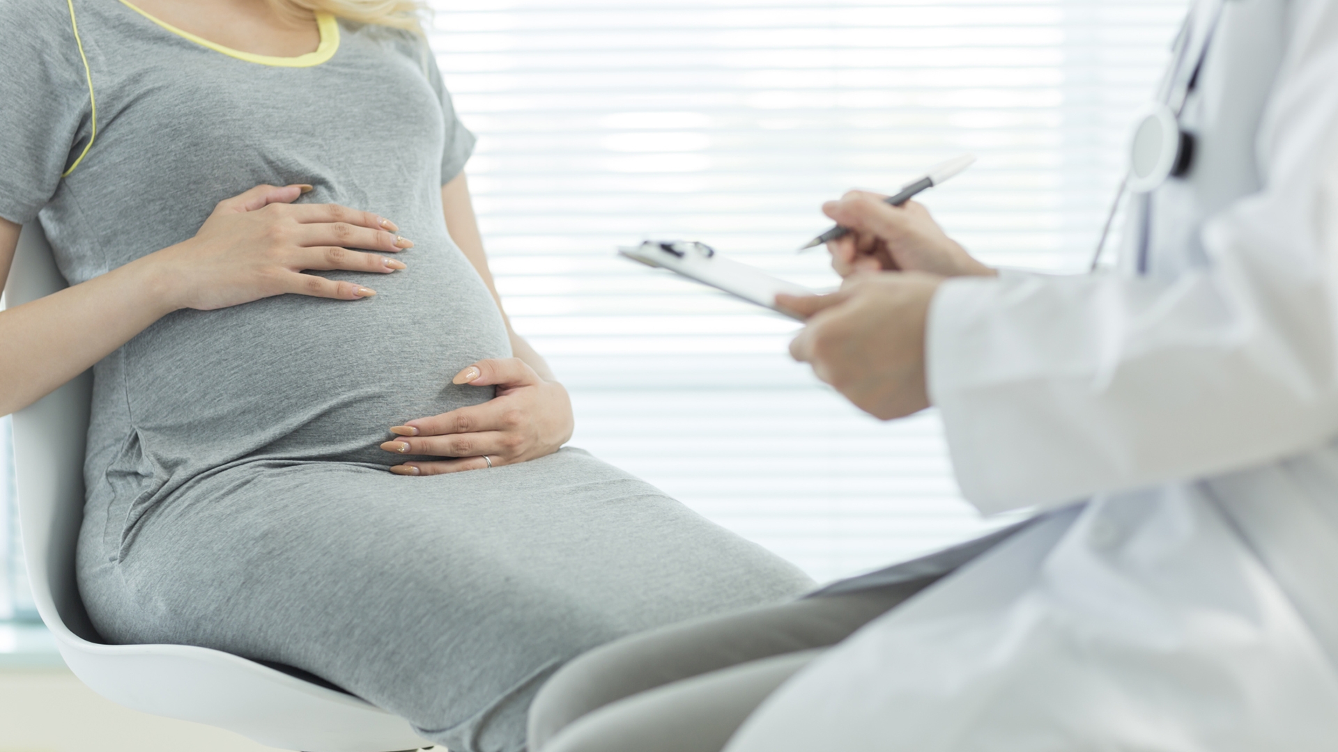 Зачем беременной пить препараты с кальцием?