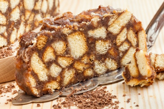 Быстрый торт «муравейник» из печенья за 10 минут без выпечки