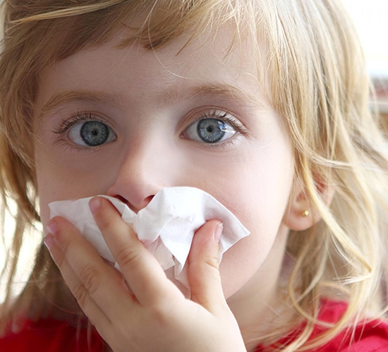 Коварная слизь: как очистить горлышко ребенка?