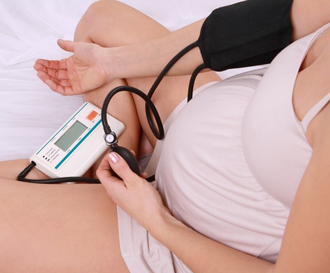 Пониженное давление при беременности: причины и возможные последствия