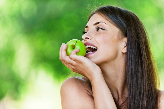 Сколько калорий в зеленом яблоке?