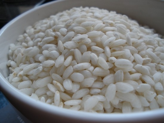 для плова также можно использовать длинный зернистый коричневый рис.