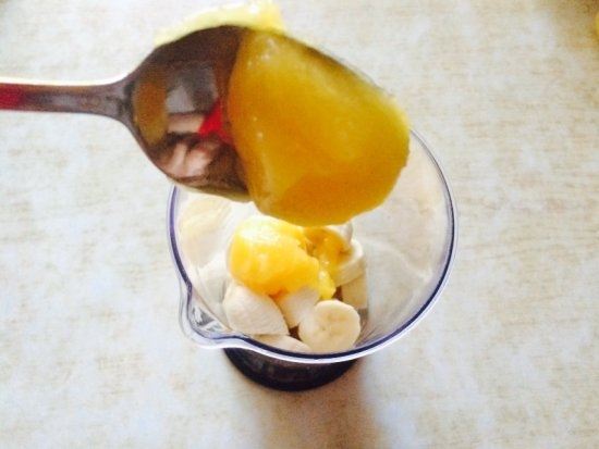 Рецепт смузи в блендере с бананом и медом