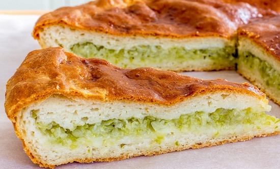 Быстрый пирог с капустой и зеленью