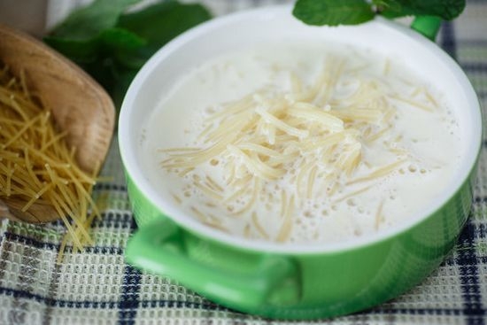 Традиционный рецепт молочного супа с вермишелью