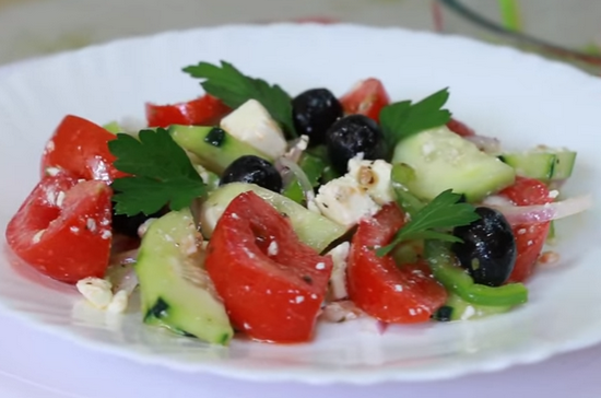 Классический рецепт греческого салата с сыром фета