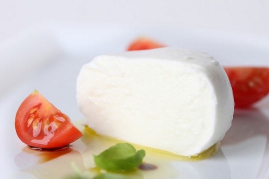 Чем можно заменить сыр фета в рецептах греческого салата?