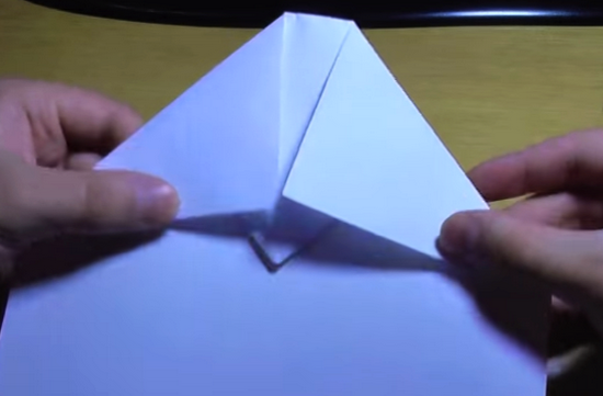 Как сделать бумажный самолетик, который долго летает?