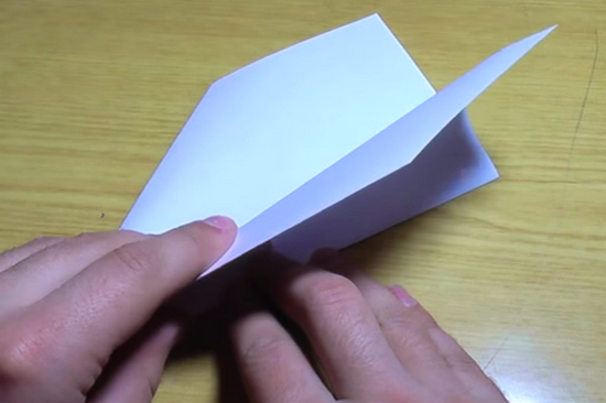 Самолет из бумаги