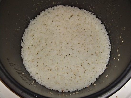 промоем и отварим в мультиварке рис