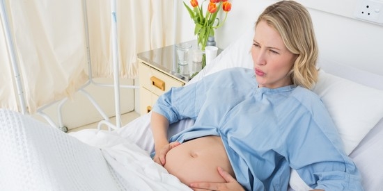 отошла пробка у женщины, переживающей вторую или третью беременность
