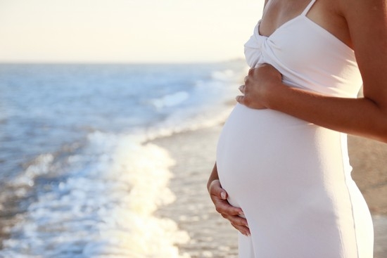 Купаемся во время беременности: что нужно знать