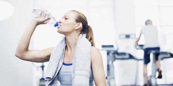 как правильно пить воду в течение дня, чтобы похудеть
