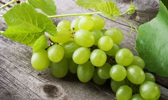Депиляция зеленым виноградом