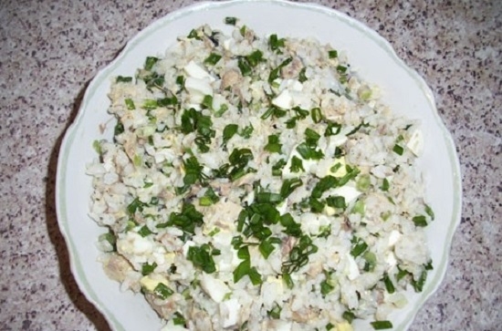 салат из консервированной скумбрии