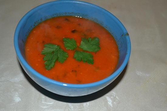 добавление в томатный суп-пюре мясного фарша