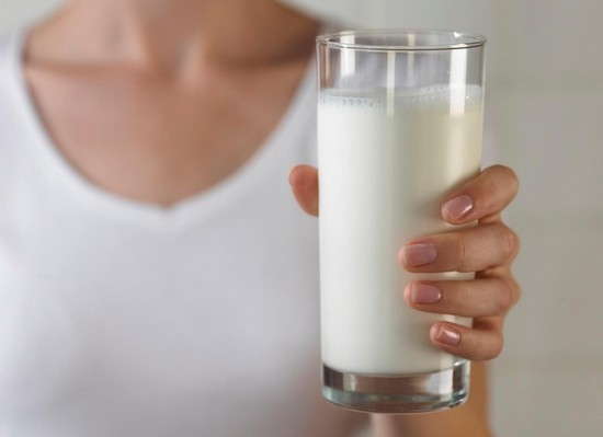 безопасный рецепт - молоко с содой от кашля