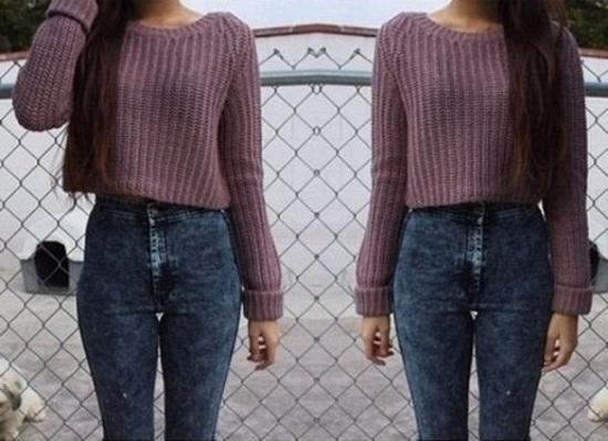 джинсы с завышенной талией со свитером