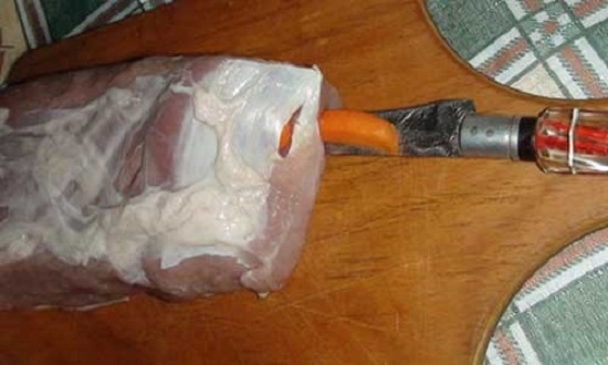 Фаршируем морковью свинину