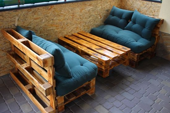 Садовая мебель из паллетов и поддонов - диван