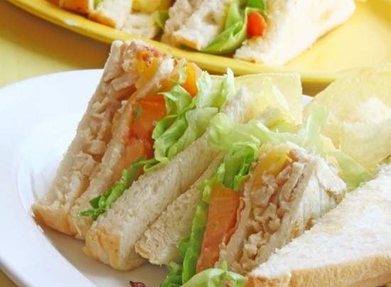 Сэндвич с овощной начинкой