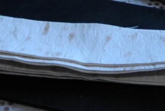 Лавашный лист нарезаем