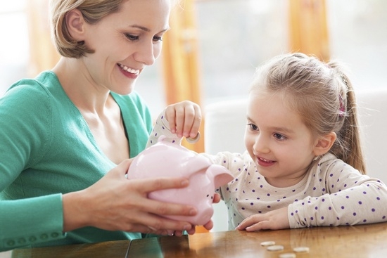 Как научить ребенка распоряжаться деньгами?