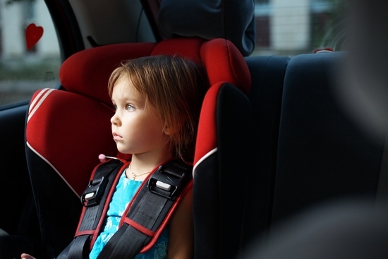 Ребенок в машине: как не допустить трагедии в жару?